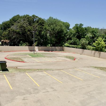 Executive Inn Of Arlington, Near At&T Stadium Eksteriør bilde