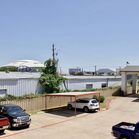 Executive Inn Of Arlington, Near At&T Stadium Eksteriør bilde