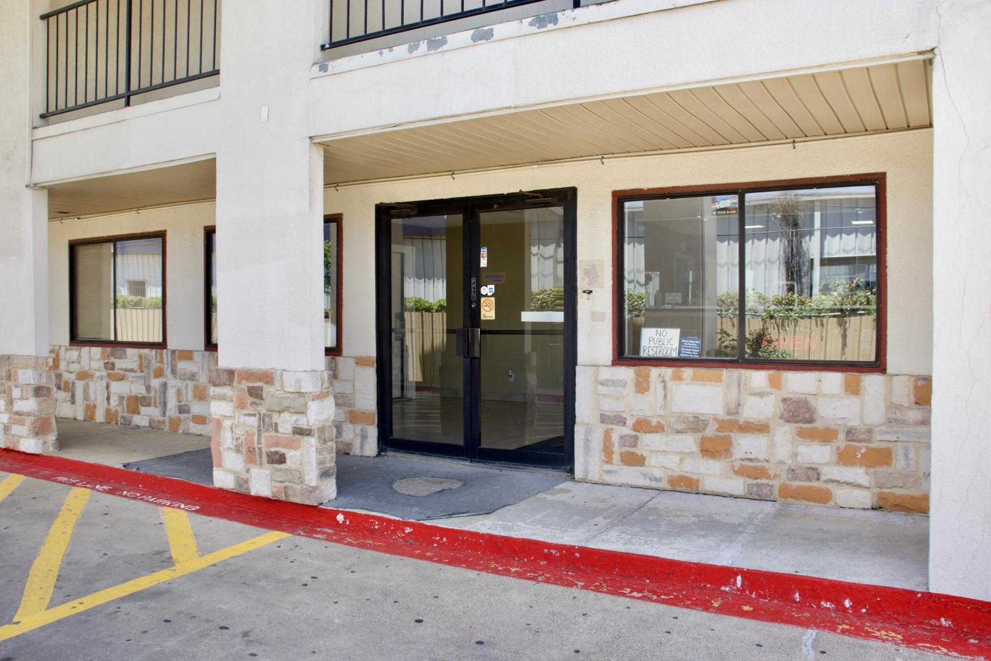 Executive Inn Of Arlington, Near At&T Stadium Eksteriør bilde