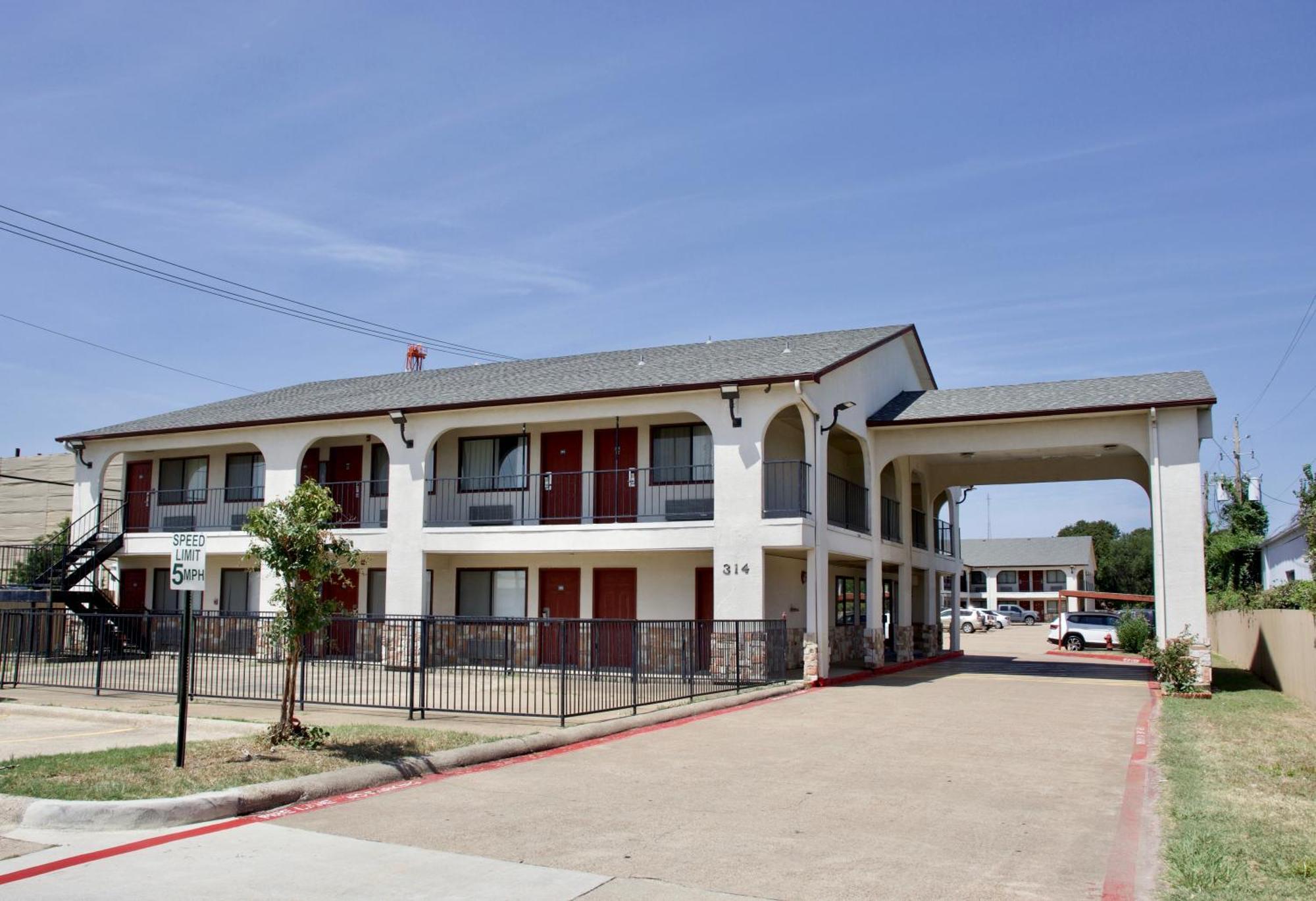 Executive Inn Of Arlington, Near At&T Stadium Eksteriør bilde